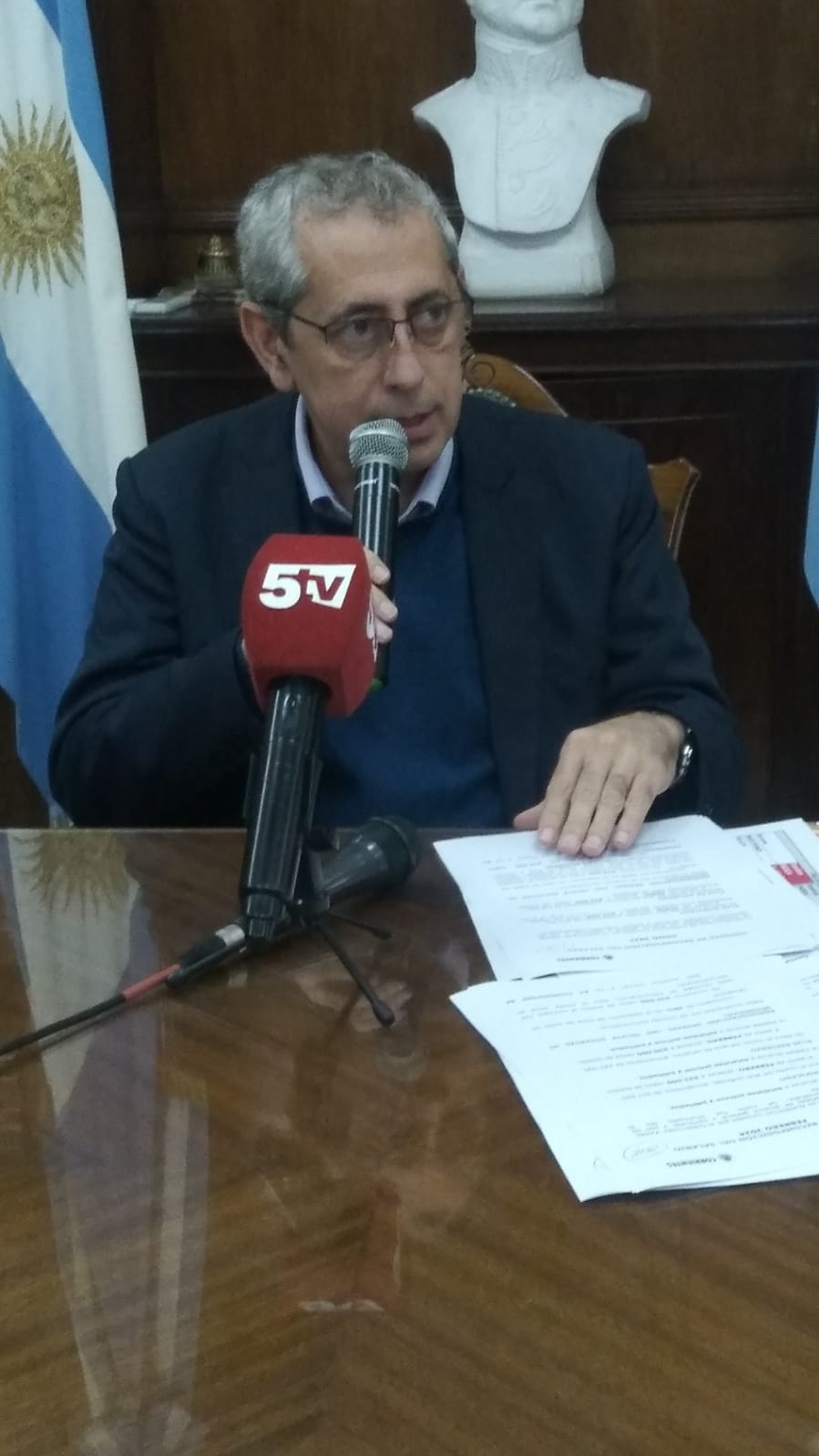 Se anunciaron los nuevos aumentos de sueldo para empleados estatales  