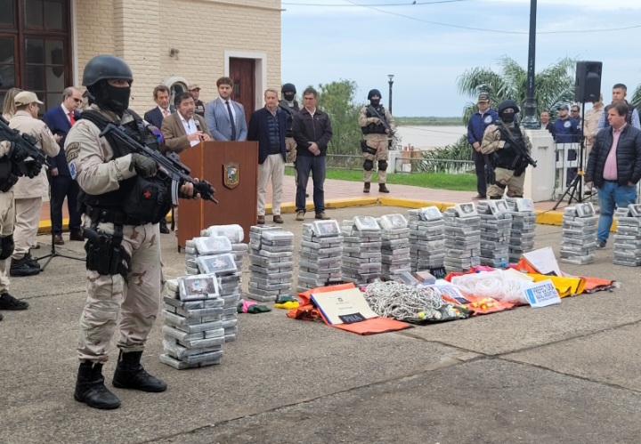 Santa Fé : Prefectura incauto más de 400 kilos de cocaína 