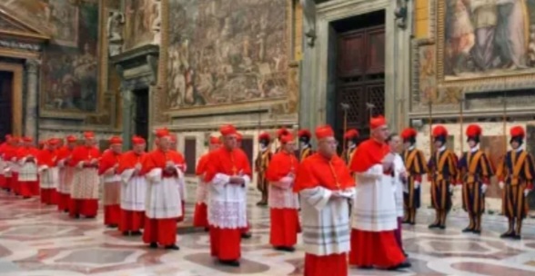 El mundo mira al vaticano y espera al nuevo papa 