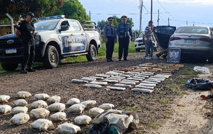 BARRIO LAGUNA BRAVA: La Policía Incautó 80 kilos de marihuana 