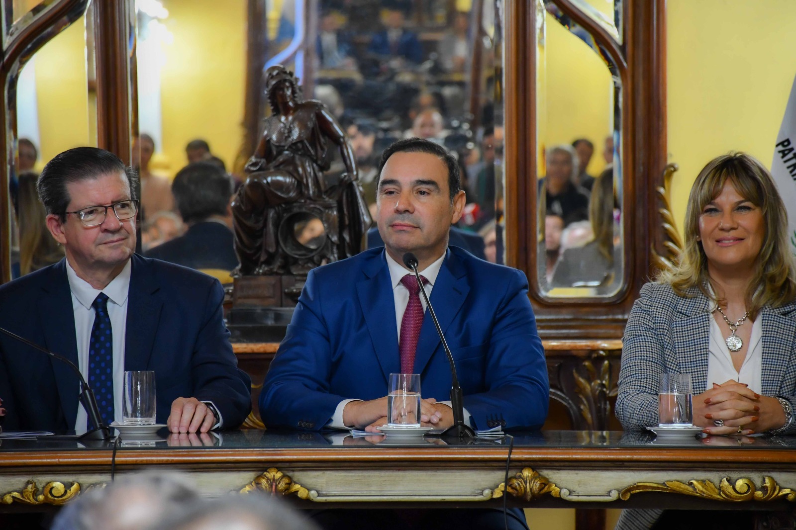Valdés presentó líneas de apoyo financiero para aquellos “que le ponen el hombro a la provincia todos los días ”