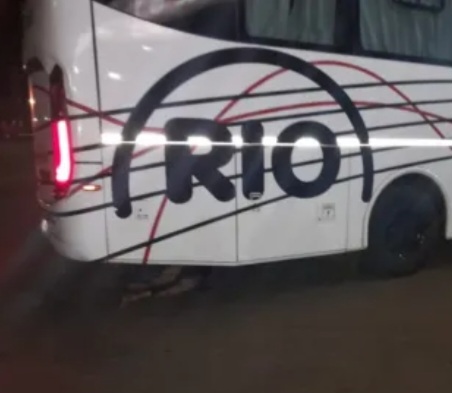 Virasoro: Colectivo lleg&oacute; a la terminal con un cuerpo sin vida siendo arrastrado 