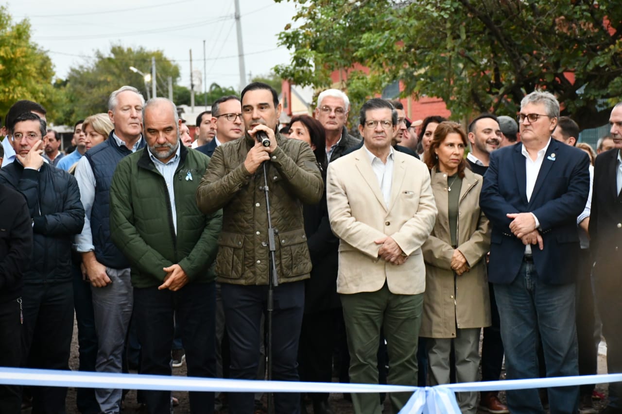 En inauguraci&oacute;n de obras de urbanizaci&oacute;n, Vald&eacute;s asegur&oacute; que por mucho tiempo hubo "desinversi&oacute;n" en la Capital