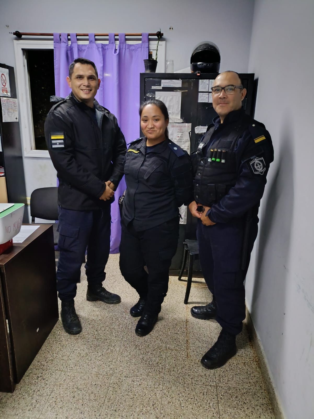 Tres efectivos policiales lograron salvar la vida a un menor de edad tras realizarles maniobras de RCP