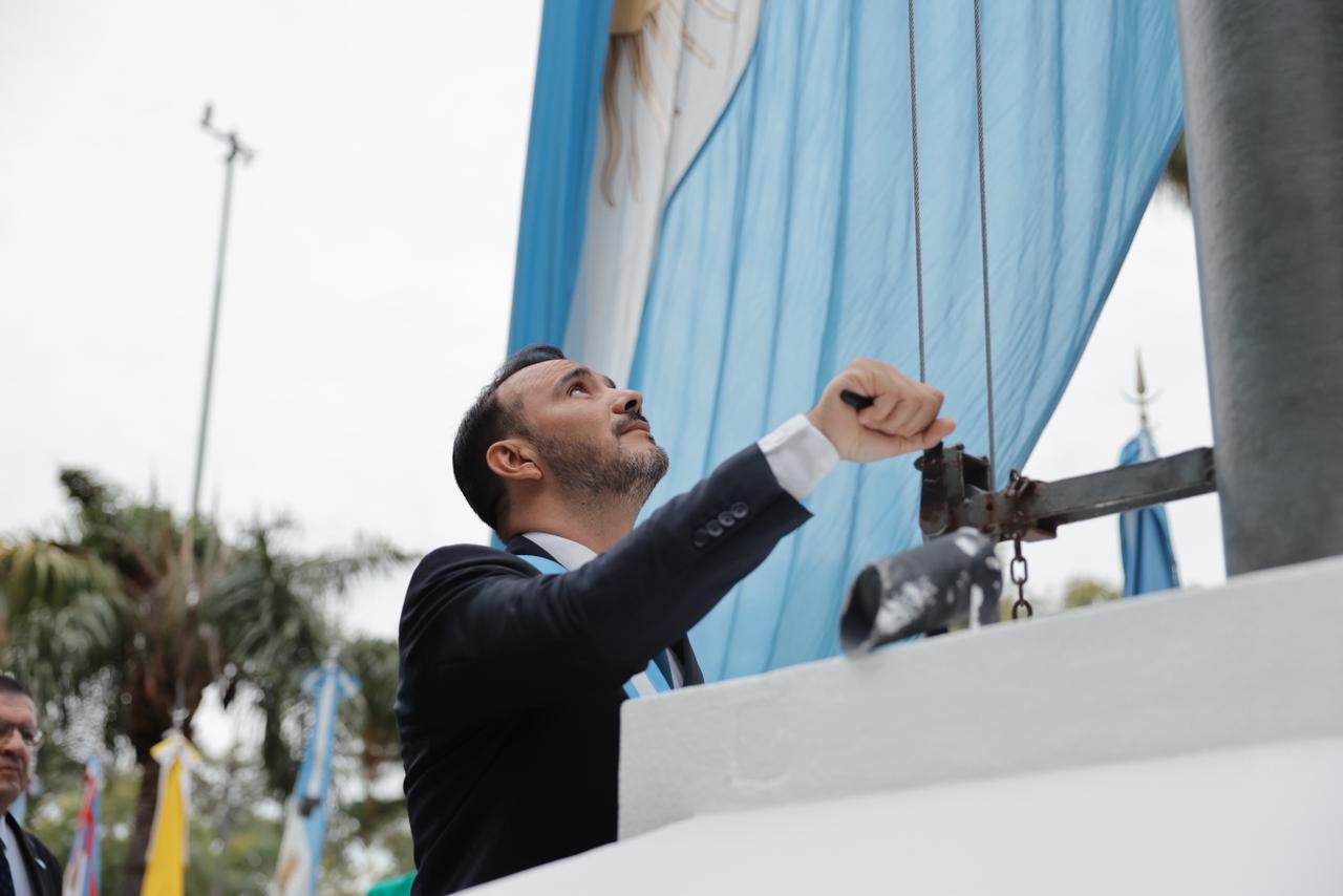 El gobernador inst&oacute; a "seguir aportando a la historia desde la transformaci&oacute;n"