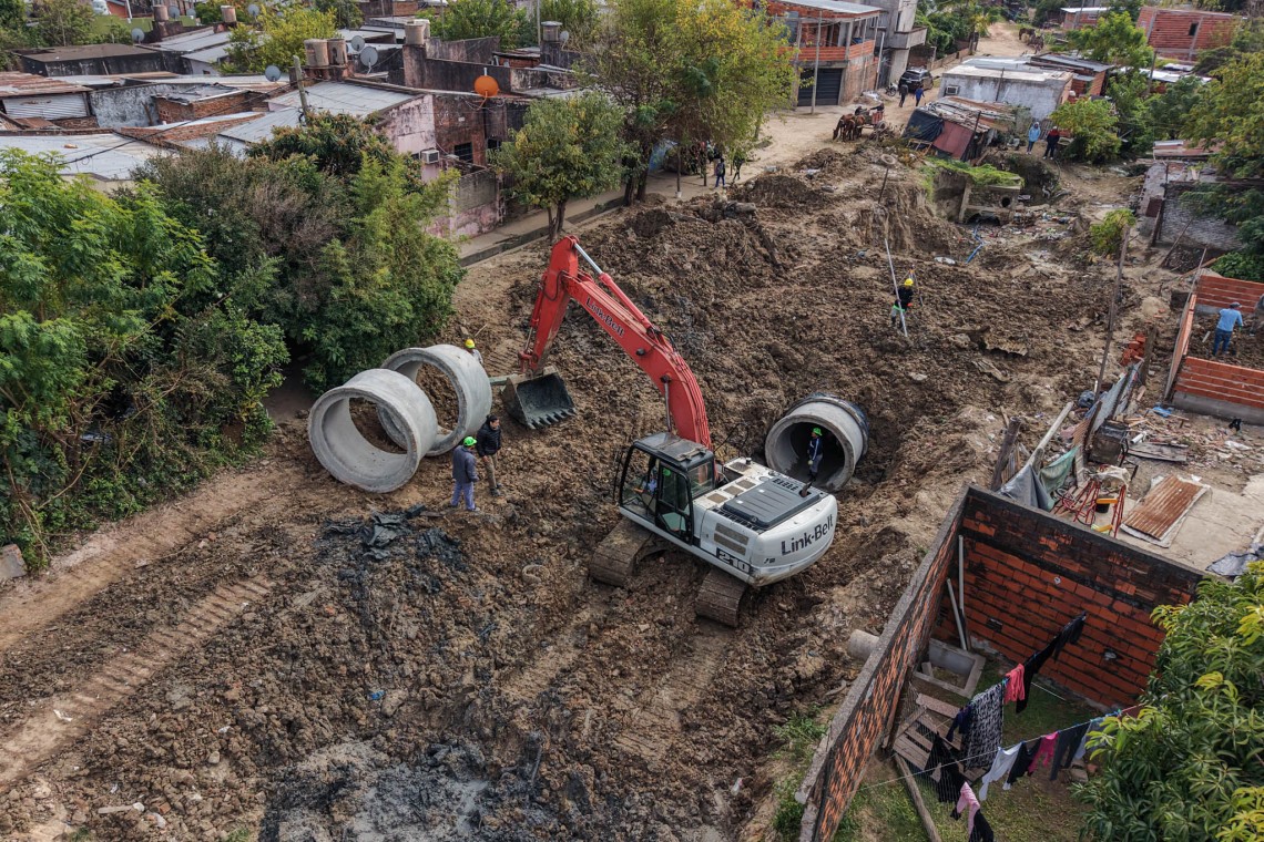 El Municipio agiliza la reconstrucci&oacute;n y entubamiento del canal Santo Domingo, en el Sol de Mayo