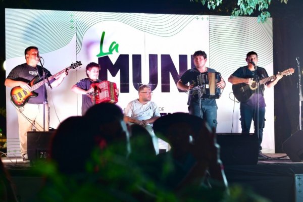 La Municipalidad cierra el Mes de Corrientes con un gran festival al aire libre