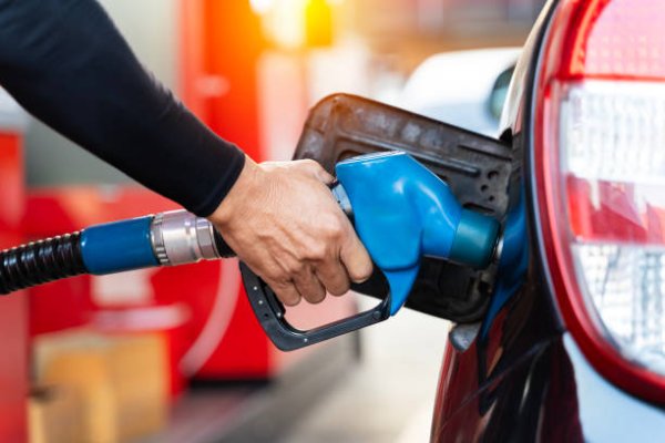 Nuevo golpe al bolsillo : YPF volvi&oacute; a subir los precios en Corrientes 