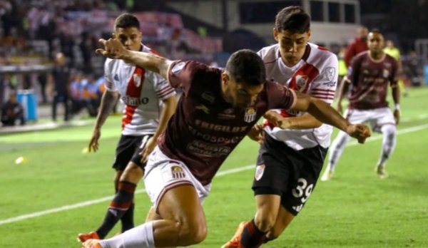 &Eacute;pico triunfo de River Plate ante Carabobo por la Sudamericana