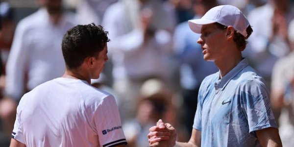 Juan Manuel Cer&uacute;ndolo le gan&oacute; a Jannik Sinner, el n&uacute;mero 1 del mundo, en Roland Garros 2026