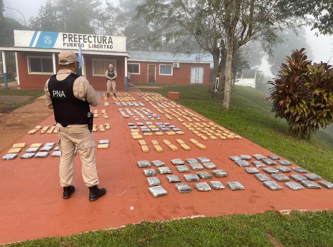 Prefectura secuestr&oacute; 860 kilos de marihuana