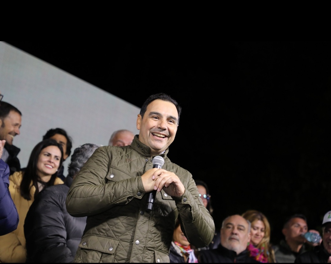Vald&eacute;s festejo con la militancia el arrasador triunfo en las elecciones