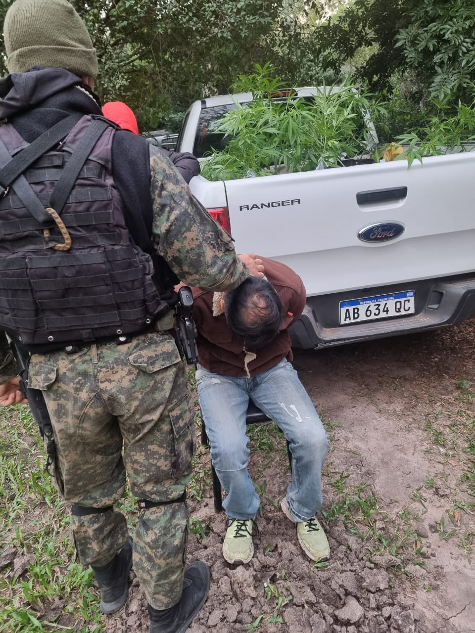 Barri&oacute; Punta Taitalo: En 3 allanamientos Secuestraron varias plantas de marihuana 
