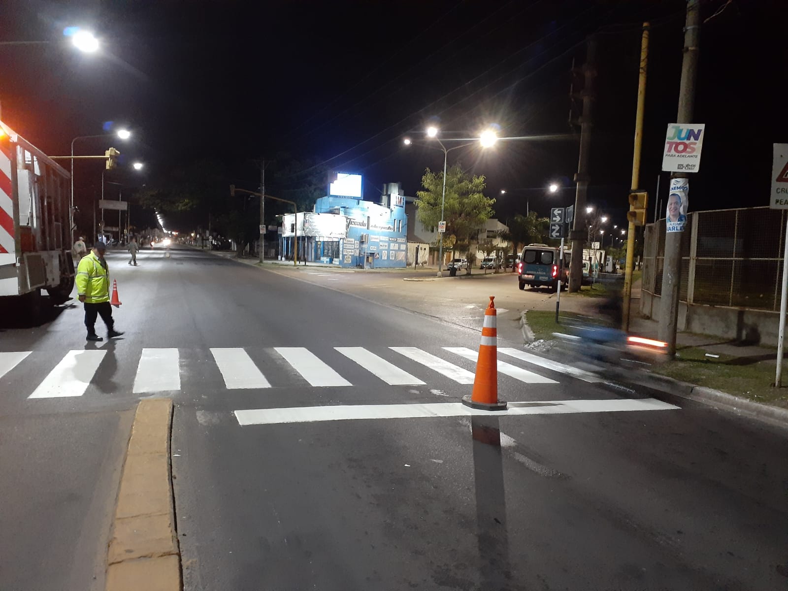 La Provincia demarca y pinta la se&ntilde;al&eacute;tica vial de la avenida Maip&uacute;