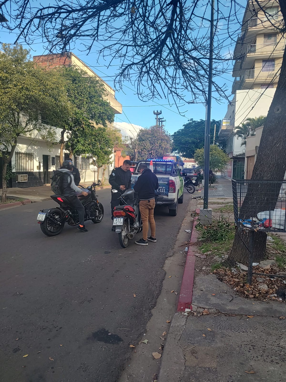 Varios demorados en distintos operativos policiales 