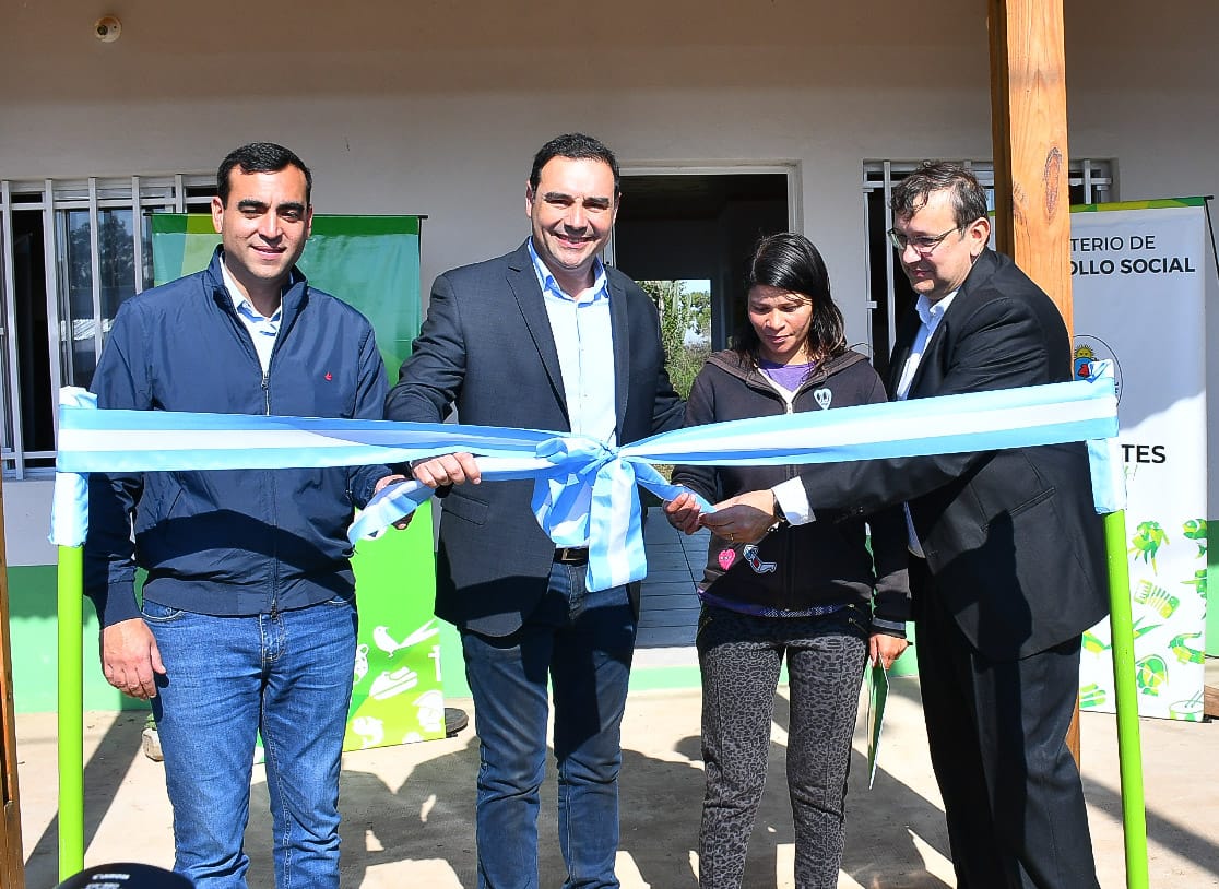 Vald&eacute;s entreg&oacute; viviendas en Paraje Galarza y anunci&oacute; la construcci&oacute;n de otras 10