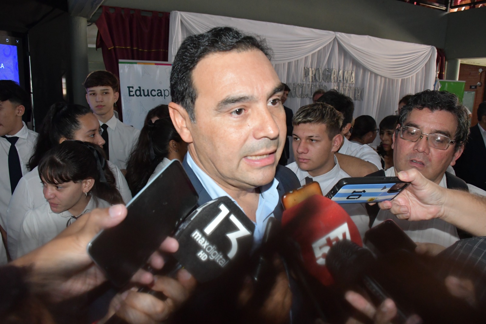 Vald&eacute;s confirm&oacute; aumento salarial para estatales en el mes de julio