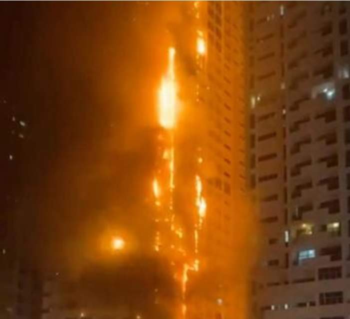 Emiratos &Aacute;rabes: Se incendio un rascacielos, no hay heridos 