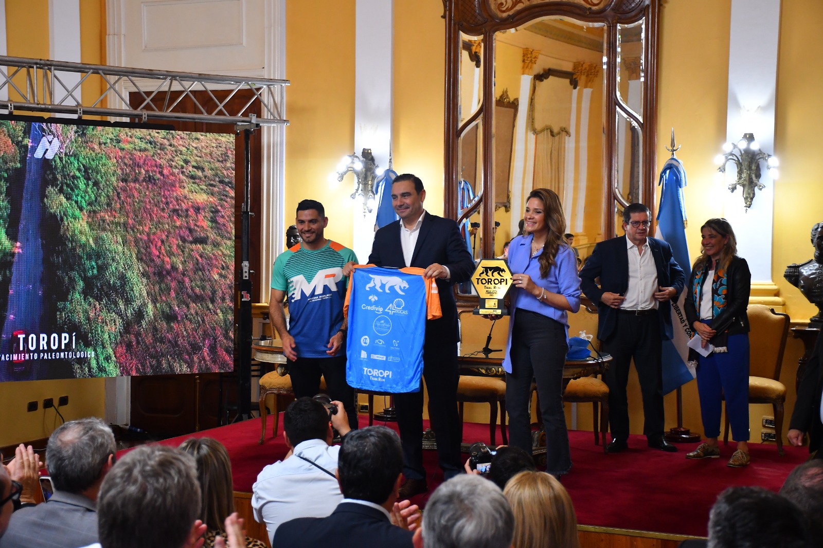 El gobernador Vald&eacute;s present&oacute; la 3&deg; edici&oacute;n del Torop&iacute; Trail Run en Bella Vista