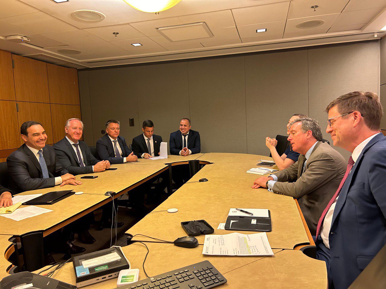 Vald&eacute;s en Washington: reuni&oacute;n con altos funcionarios para posicionar a la producci&oacute;n local