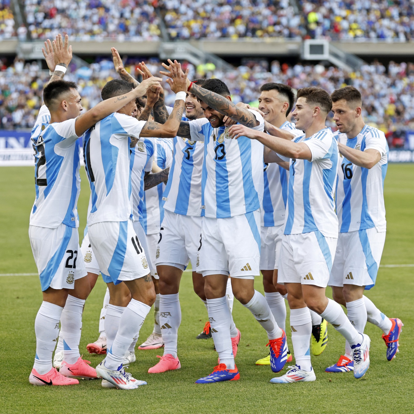 Argentina se impuso ante Ecuador en el primer amistoso previo a la Copa Am&eacute;rica
