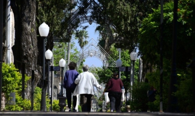 Día del Padre: la Municipalidad dispuso un amplio operativo de seguridad en los cementerios
