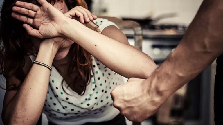 Comenzó el juicio contra un padre acusado de privación ilegítima de la libertad y lesiones leves a su hija