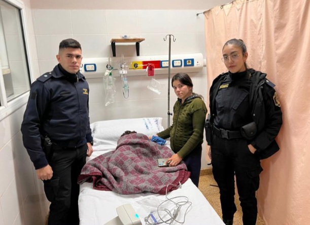 VIRASORO : Efectivos de la Polic&iacute;a de Corrientes, lograron salvarle la vida a un menor, tras aplicar maniobras de Heimlich