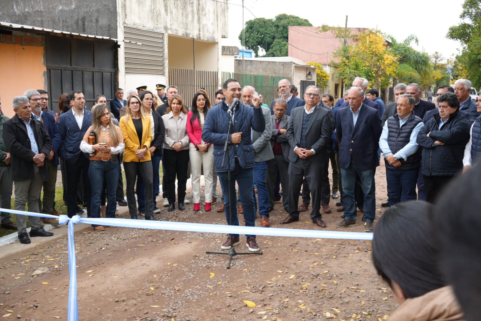 El Gobernador habilit&oacute; 17 cuadras de cord&oacute;n cuneta en dos barrios capitalinos