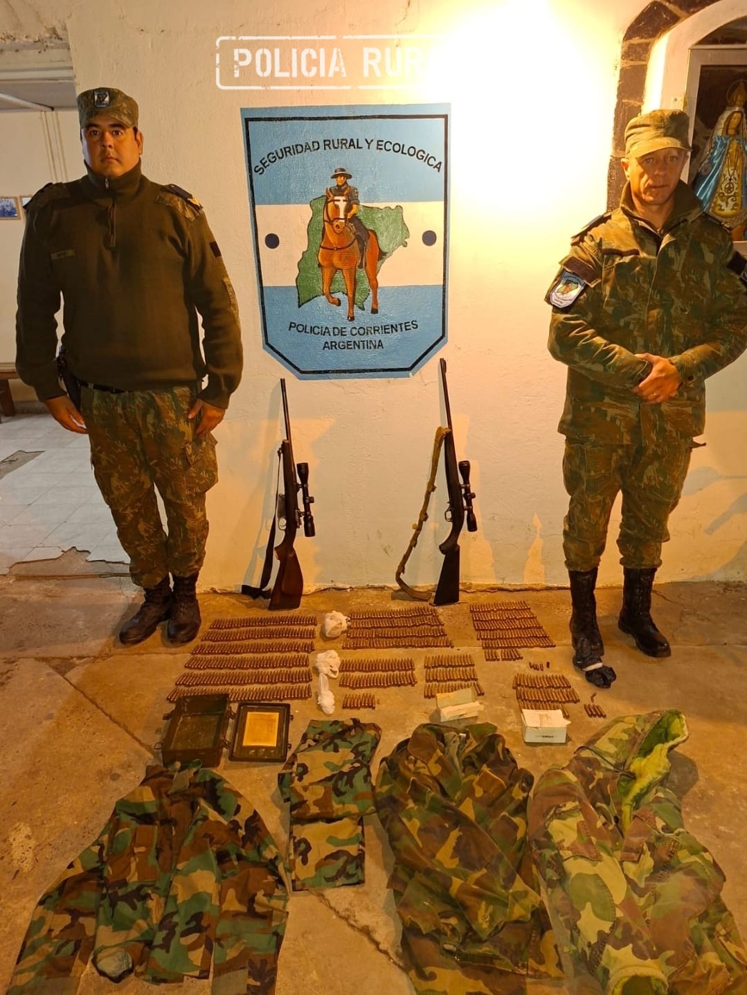 CURUZU CUATIA : Tras dos allanamientos realizando la Polic&iacute;a hallo y secuestro m&aacute;s de 600 municiones de distintos calibres y armas de fuego 