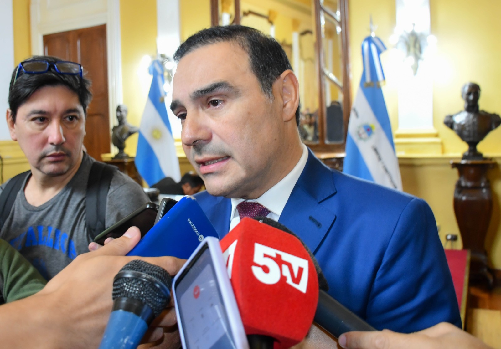 Vald&eacute;s confirmo que habr&aacute; aumento de sueldo y del plus a empleados estatales 
