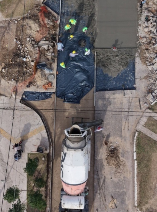 La Municipalidad recupera la transitada calle El&iacute;as Abad con m&aacute;s de 700 metros de bacheo integral