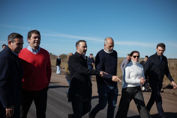 Vald&eacute;s destac&oacute; el avance de la Ruta 126, financiada &iacute;ntegramente por la Provincia