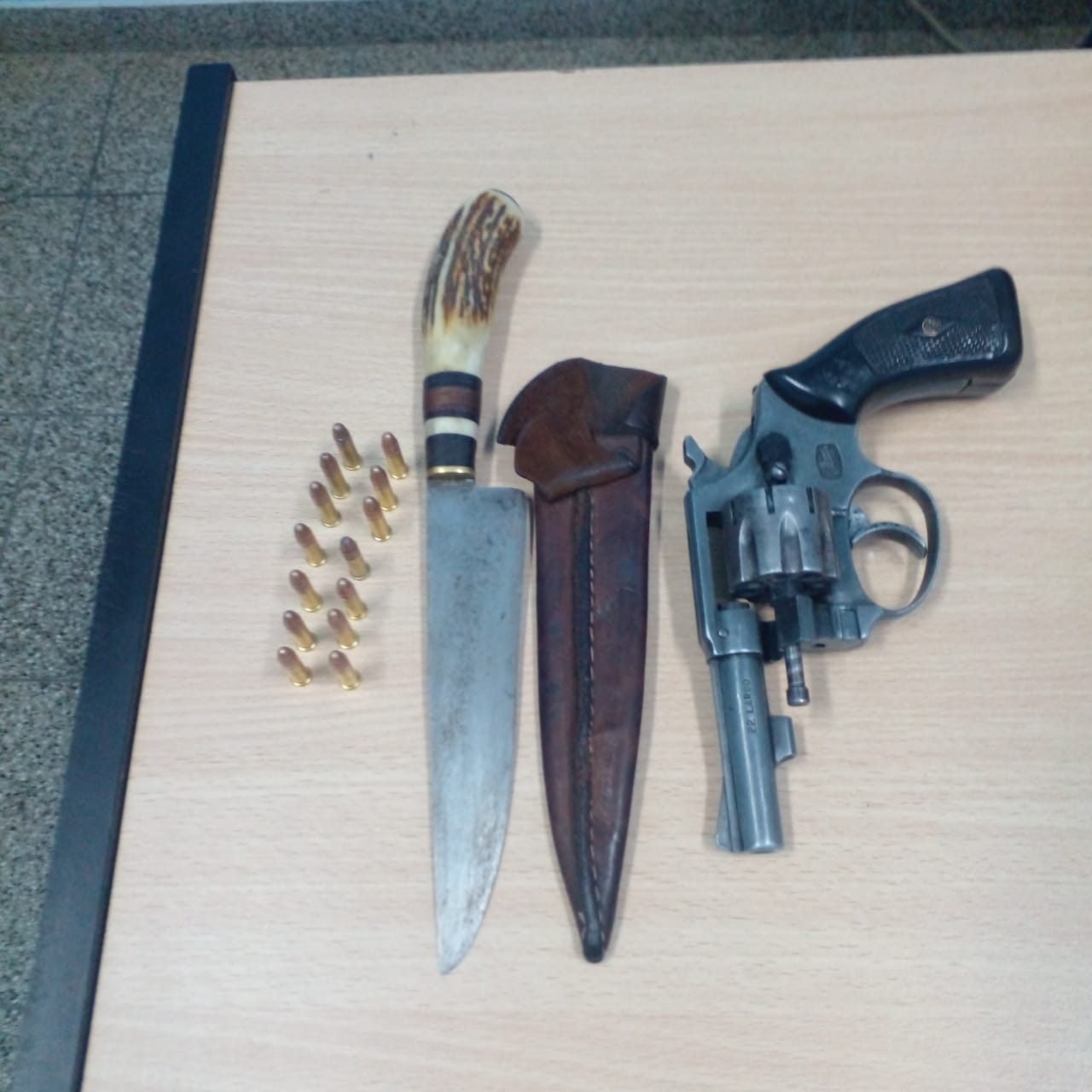 Mburucuy&aacute;: Detuvieron a dos personas y secuestraron armas de fuego y un cuchillo 