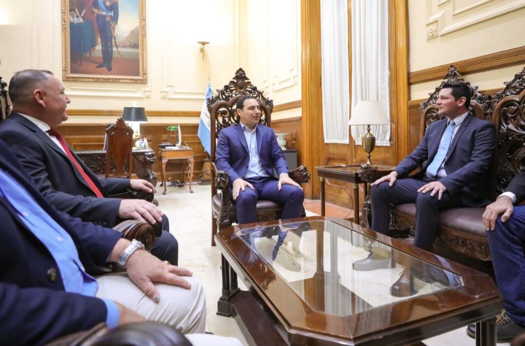 Vald&eacute;s recibi&oacute; a sus pares del Paraguay con el objetivo de entrelazar y fortalecer la cooperaci&oacute;n bilateral