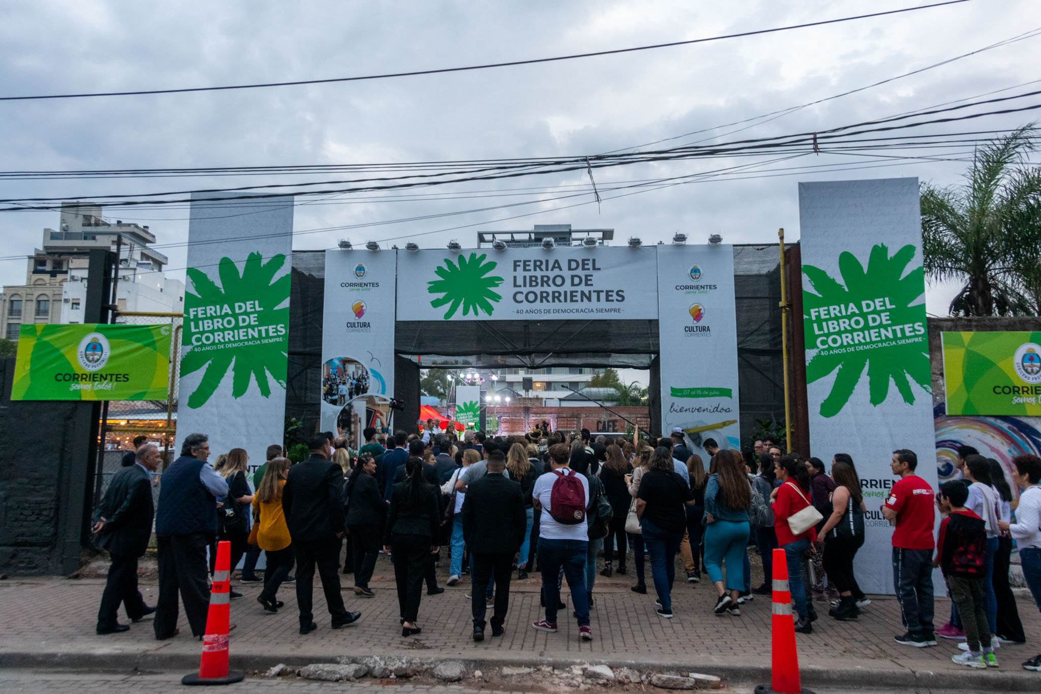En la jornada inaugural se vendieron libros por m&aacute;s de 1 mill&oacute;n de pesos