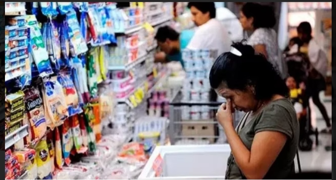 FMI proyecta que la inflaci&oacute;n en Argentina en 2023 ser&aacute; de 120% y la recesi&oacute;n de 2,5%