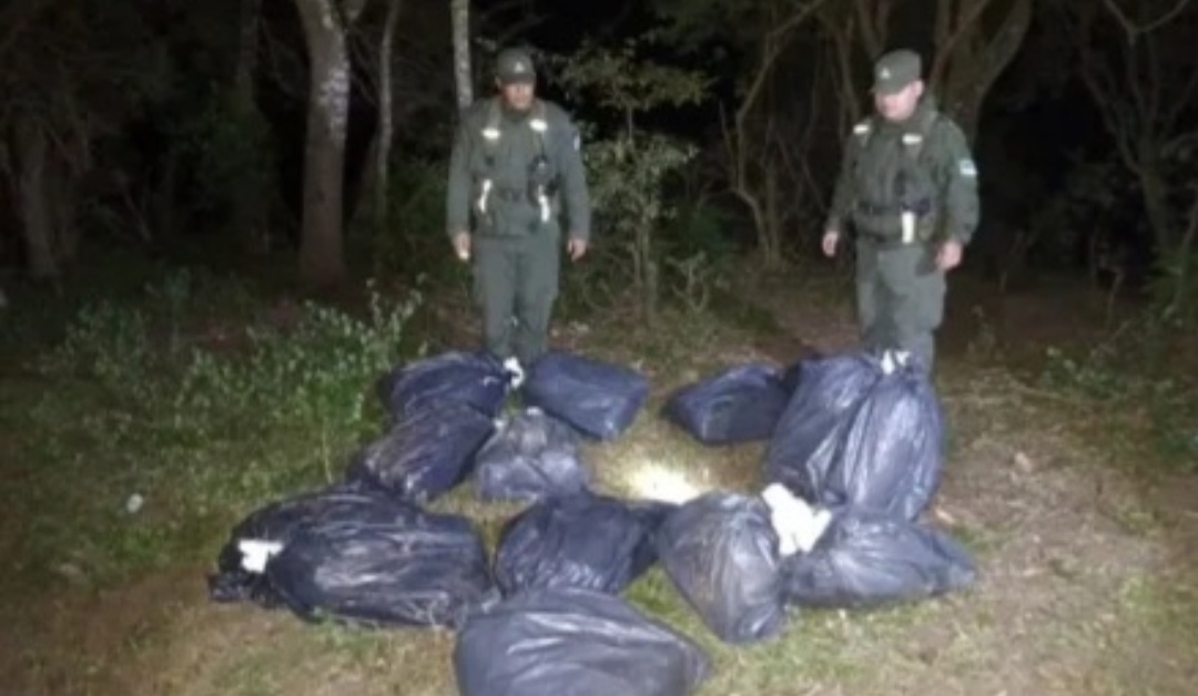 San Cosme: Abandonaron 126 kilos de marihuana en zona de la costanera 