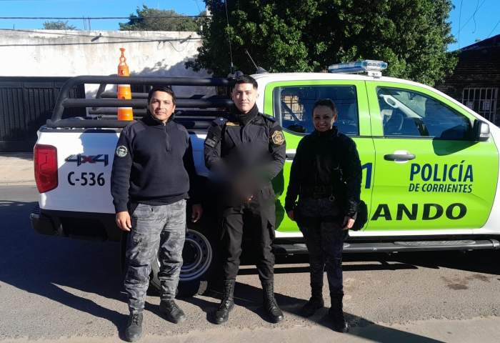 Poliparteros : Una mujer dio a luz en un patrullero y fue asistida por los polic&iacute;as 