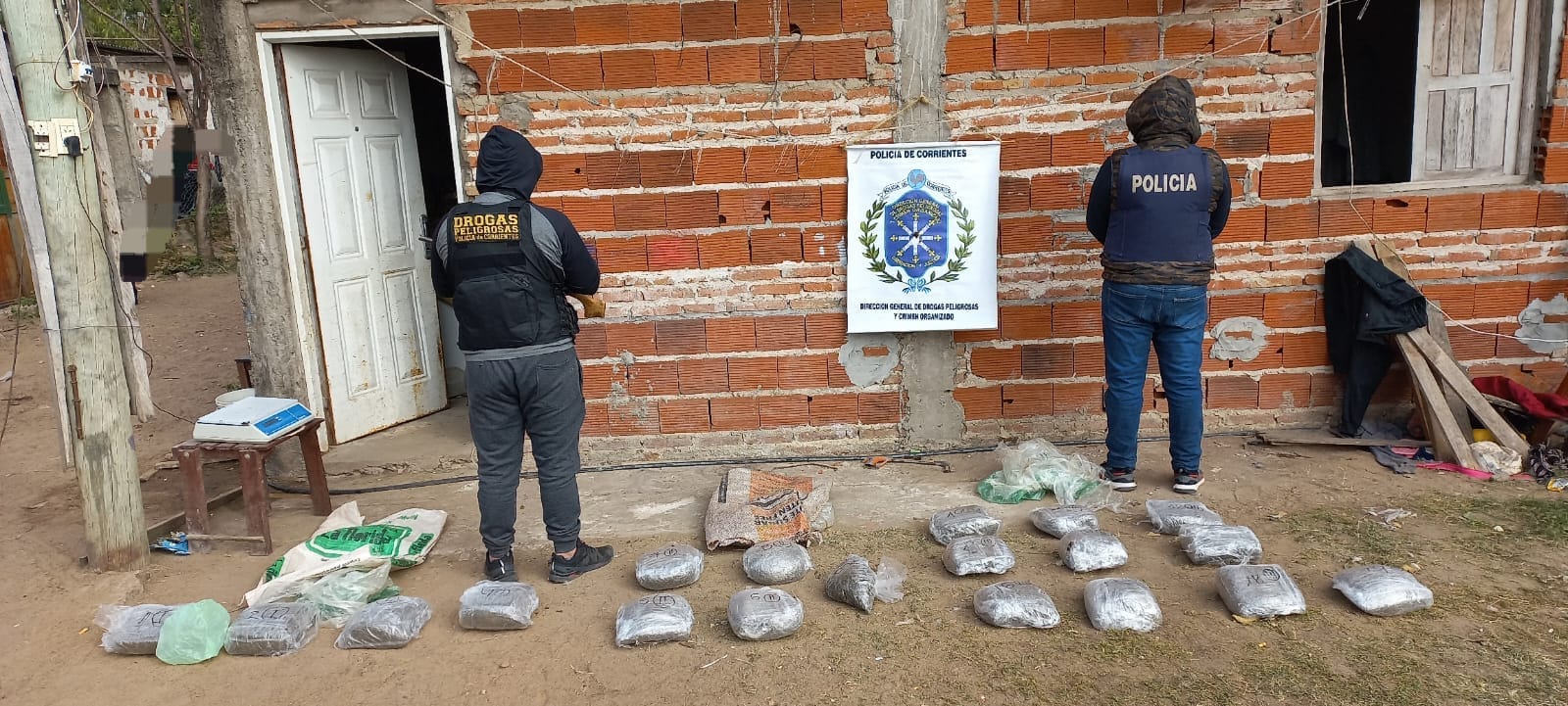 BARRIO BA&Ntilde;ADO NORTE :  La Polic&iacute;a secuestr&oacute; m&aacute;s de 19 kilos de marihuana