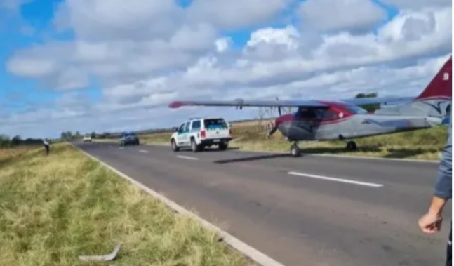 Cerca de Itati : Encontraron una avioneta en plena ruta 12 