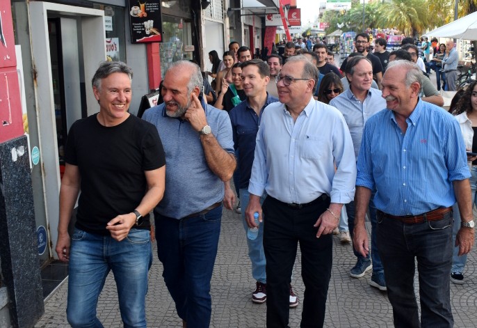 Vamos Corrientes caminó la peatonal Junín y dialogó con comerciantes y vecinos