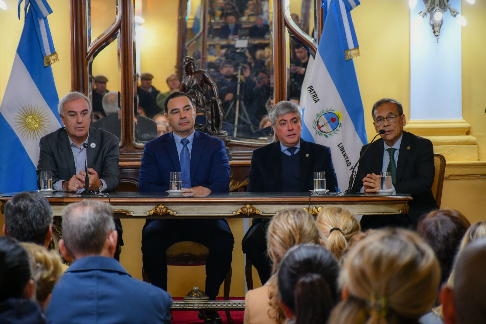 Cannabis medicinal: Valdés encabezó el lanzamiento del primer lote