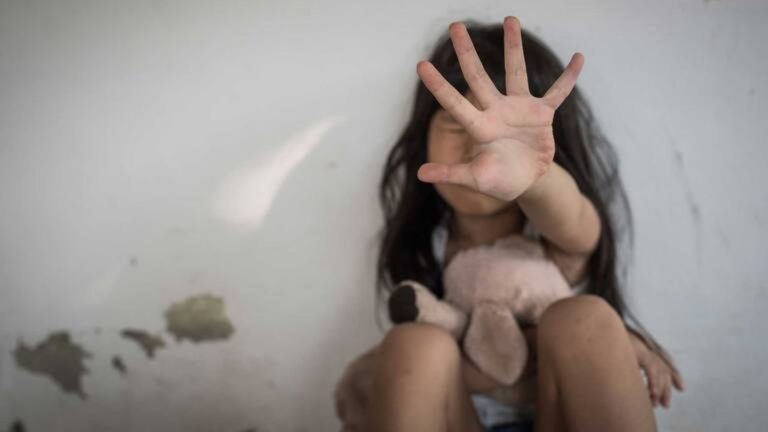 Condenan a un maestro rural por abuso sexual infantil y declaran prescripta otra causa, pero con derecho a la verdad