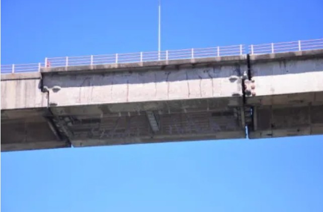 Por primera vez en 52 a&ntilde;os se cambiar&aacute;n las juntas del puente Manuel Belgrano 