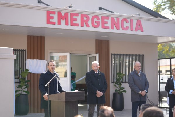 El gobernador Vald&eacute;s inaugur&oacute; la ampliaci&oacute;n del Servicio de Emergencia del Hospital Llano