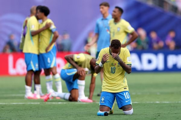 Neymar deja la Selecci&oacute;n Brasilera 