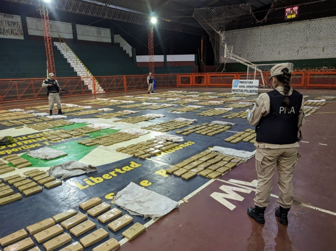 Megaoperativo en Misiones: Prefectura incaut&oacute; un cargamento millonario de marihuana y coca&iacute;na
