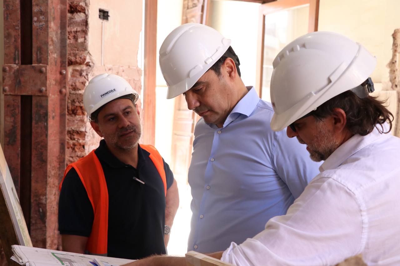 Vald&eacute;s inspeccion&oacute; los avances de las obras que se encuentran ejecutando en el Museo de Arte Contempor&aacute;neo