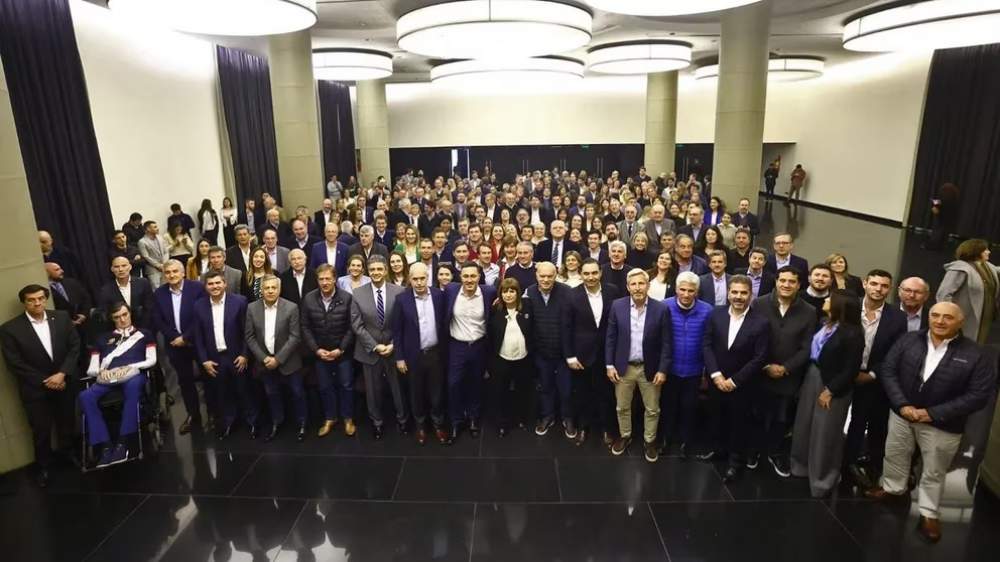 Vald&eacute;s acompa&ntilde;o a Bullrich en un encuentro con gobernadores y legisladores de Juntos por el Cambio 